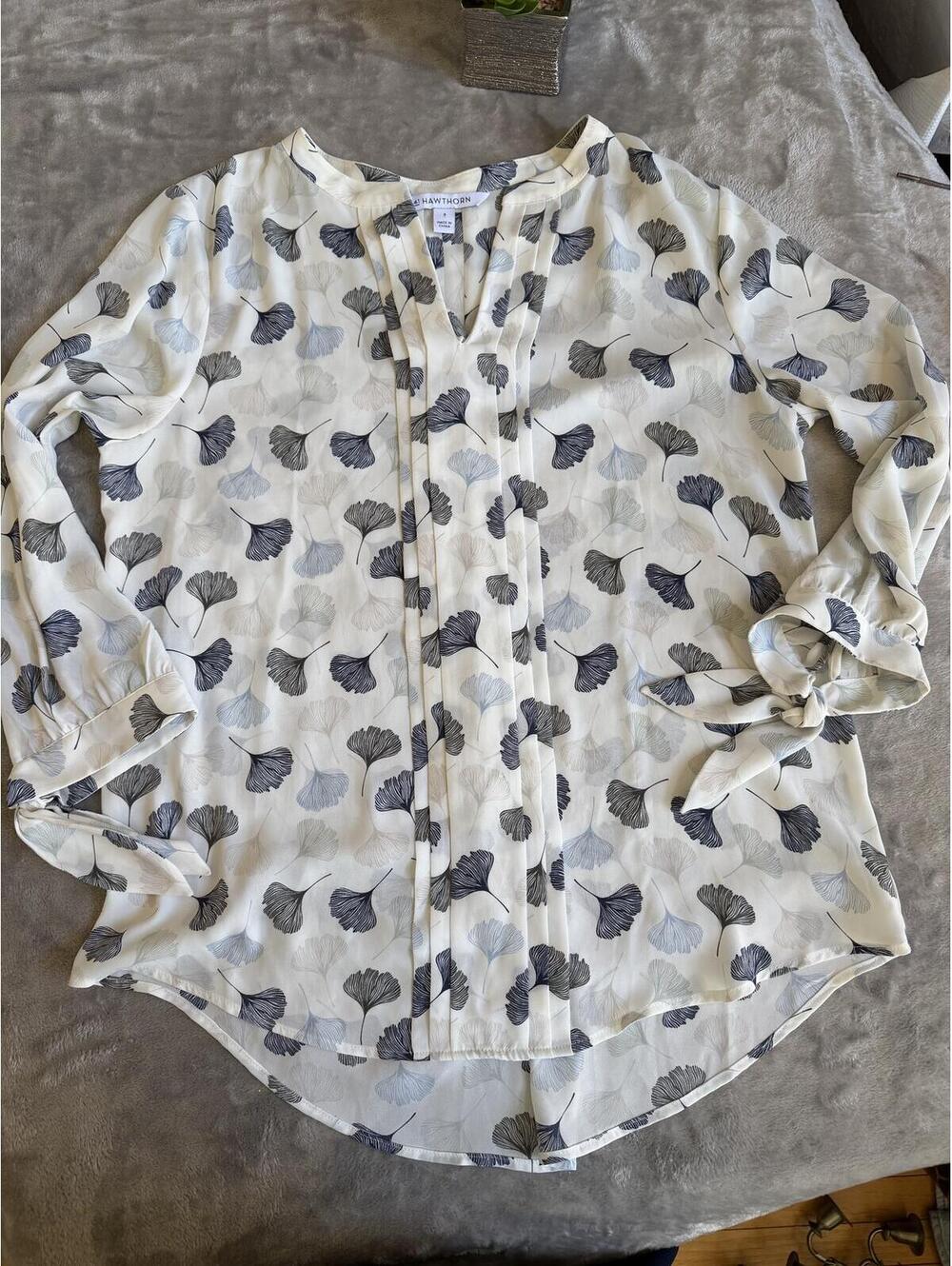 Women's 41 Hawthorn Floral Print Button-Front Long Sleeve Blouse Size Small (S)